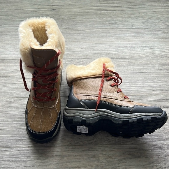 NWOT Clark’s Winter Suck Boots, Fur Trim, Plush Interior Size 7 - Picture 3 of 8